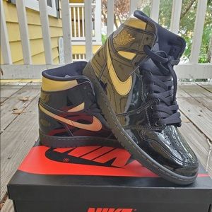 AIR JORDAN 1 RETRO HIGH OG 'BLACK METALLIC GOLD'